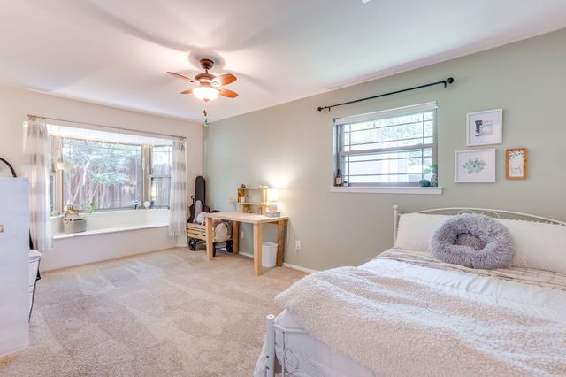 3825 Twilight Drive S, Benbrook, TX 76116
