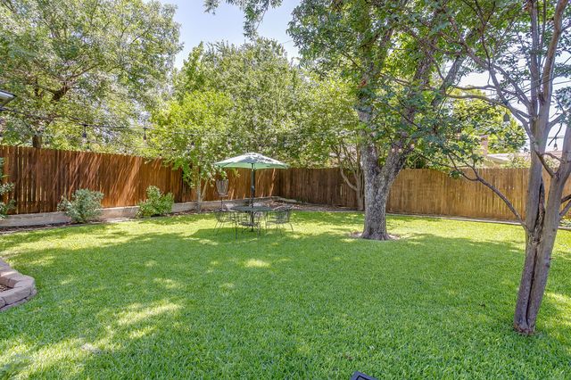 3825 Twilight Drive S, Benbrook, TX 76116