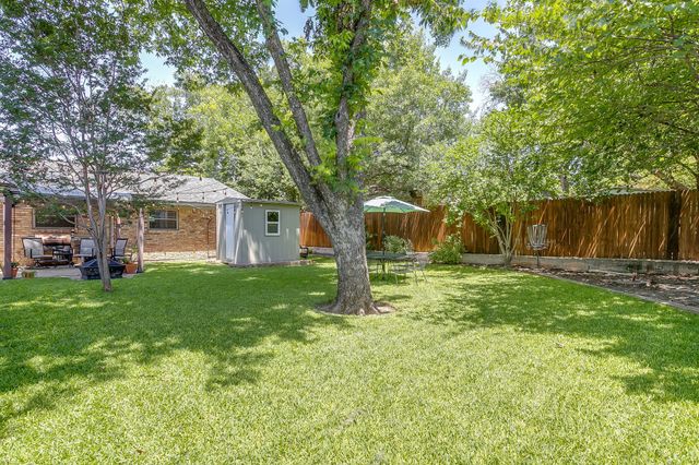 3825 Twilight Drive S, Benbrook, TX 76116