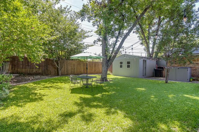 3825 Twilight Drive S, Benbrook, TX 76116