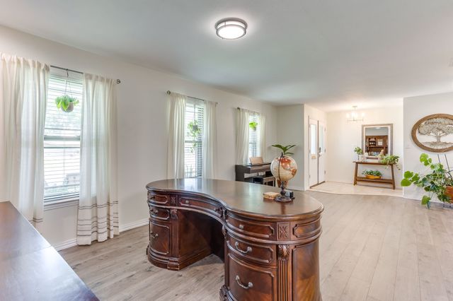 3825 Twilight Drive S, Benbrook, TX 76116