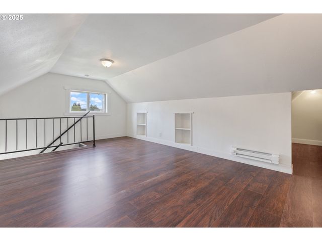 325 Nw 2ND Ave, Kelso, WA 98626