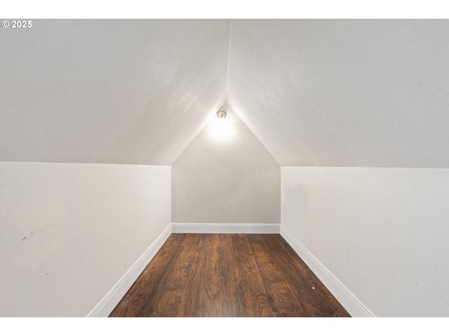 325 Nw 2ND Ave, Kelso, WA 98626