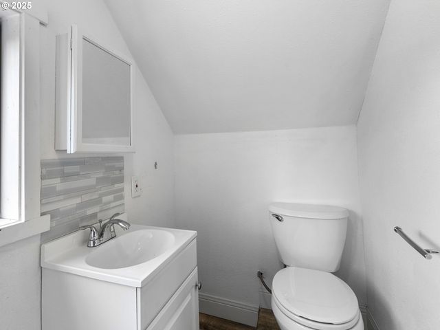 325 Nw 2ND Ave, Kelso, WA 98626