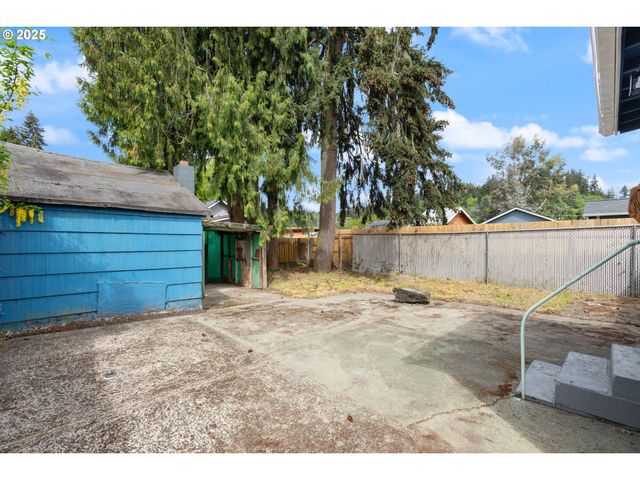 325 Nw 2ND Ave, Kelso, WA 98626