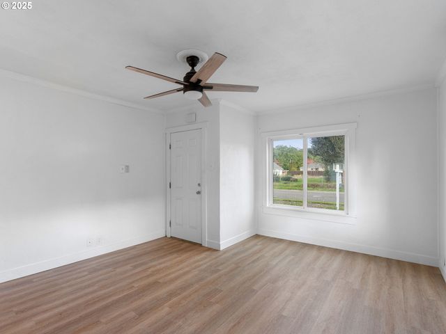 325 Nw 2ND Ave, Kelso, WA 98626