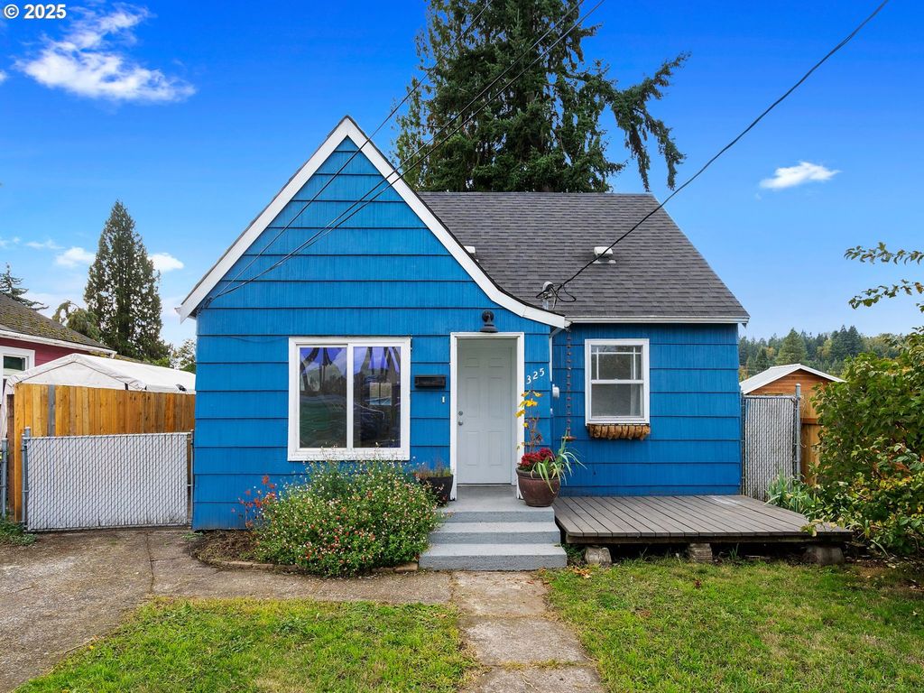 325 Nw 2ND Ave, Kelso, WA 98626