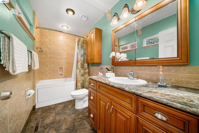 259 Donegal Way, Martinez, CA 94553