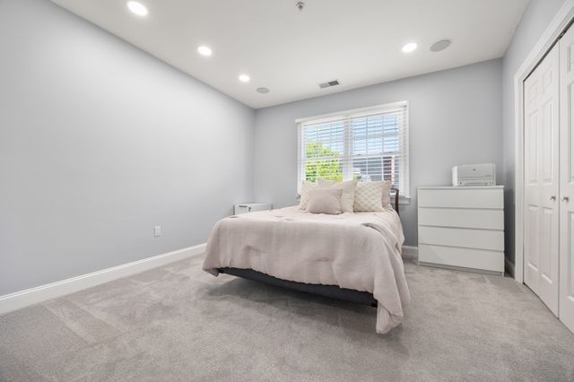 201 Victory Rd 201, Quincy, MA 02171