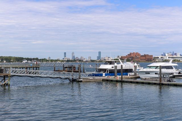 201 Victory Rd 201, Quincy, MA 02171