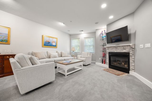 201 Victory Rd 201, Quincy, MA 02171