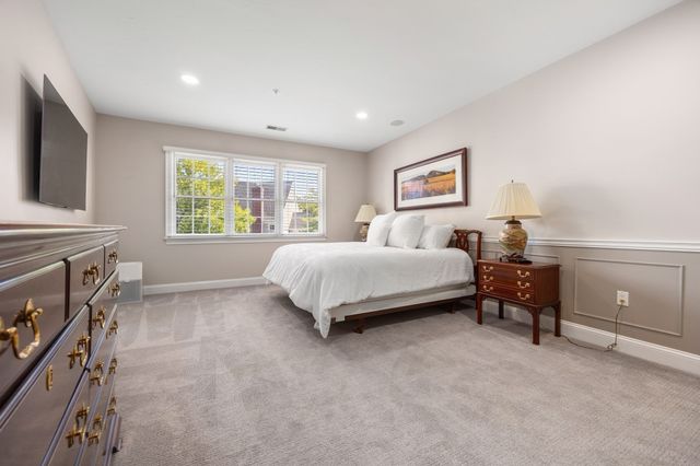 201 Victory Rd 201, Quincy, MA 02171