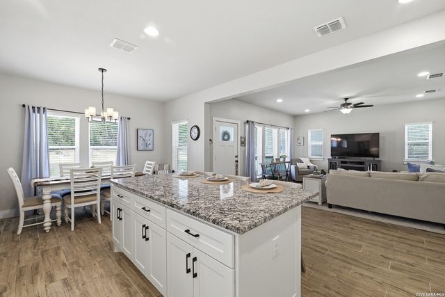 539 Scenic Drive, Canyon Lake, TX 78133