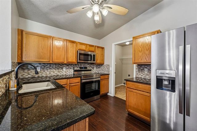 2420 Hunting Horse Trail, Norman, OK 73071