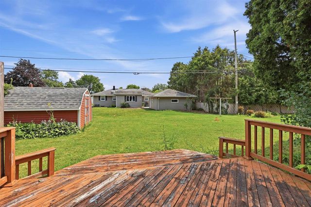 327 S ROGER STREET, Kimberly, WI 54136