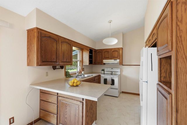 327 S ROGER STREET, Kimberly, WI 54136