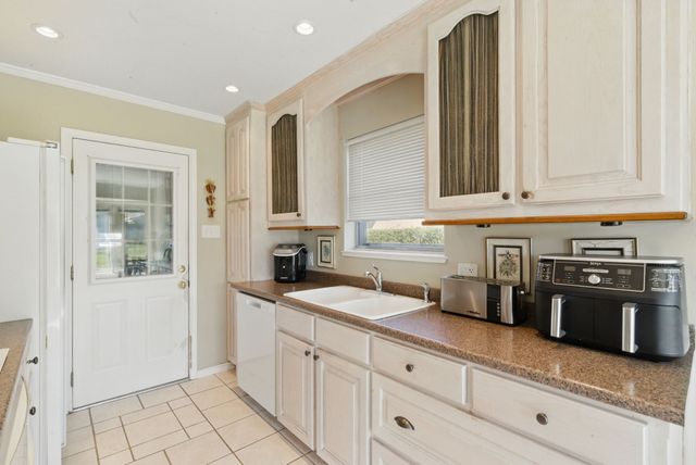 141 Mountain View Drive, Azle, TX 76020