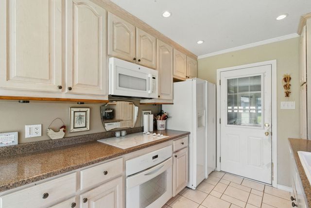 141 Mountain View Drive, Azle, TX 76020