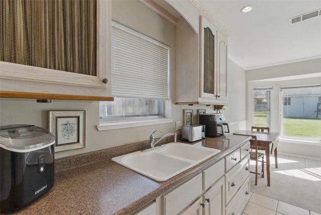 141 Mountain View Drive, Azle, TX 76020