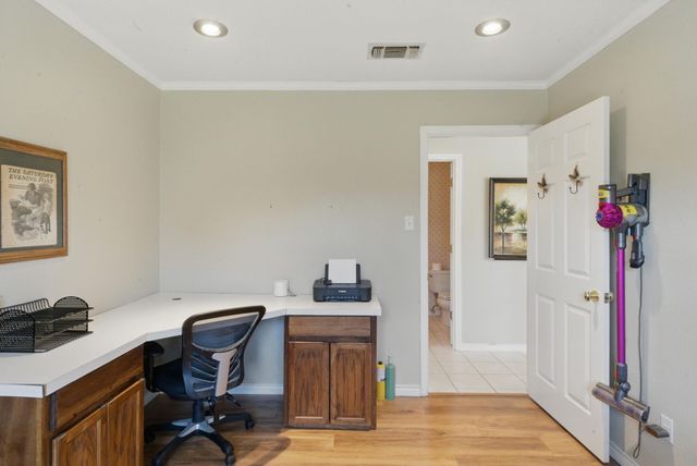 141 Mountain View Drive, Azle, TX 76020
