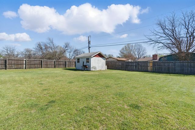 141 Mountain View Drive, Azle, TX 76020