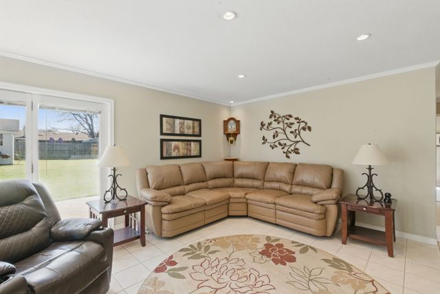 141 Mountain View Drive, Azle, TX 76020