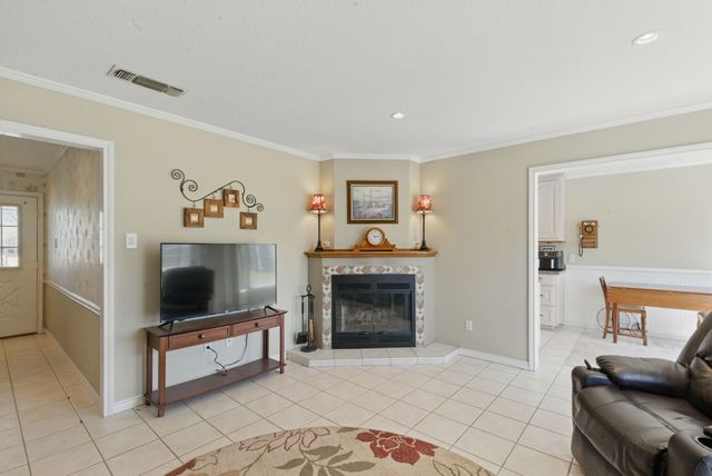141 Mountain View Drive, Azle, TX 76020