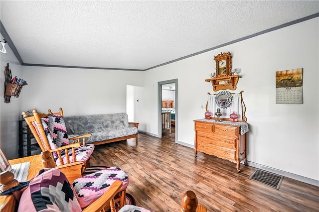 400 Oak Hill Rd, Shenango Twp, PA 16159