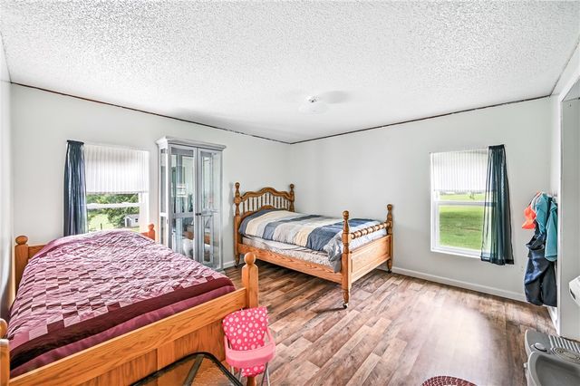 400 Oak Hill Rd, Shenango Twp, PA 16159