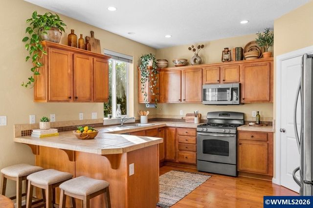 3066 Elliot St NW, Salem, OR 97304