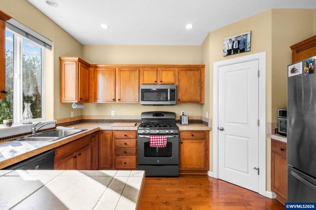3066 Elliot St NW, Salem, OR 97304