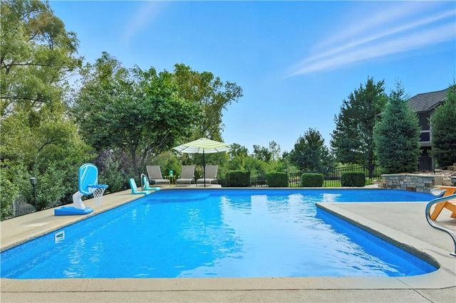 24032 W 112th Court W, Olathe, KS 66061