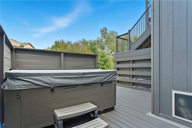 24032 W 112th Court W, Olathe, KS 66061