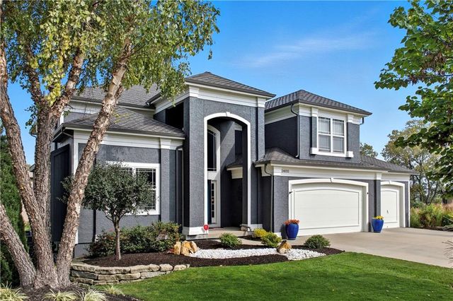 24032 W 112th Court W, Olathe, KS 66061