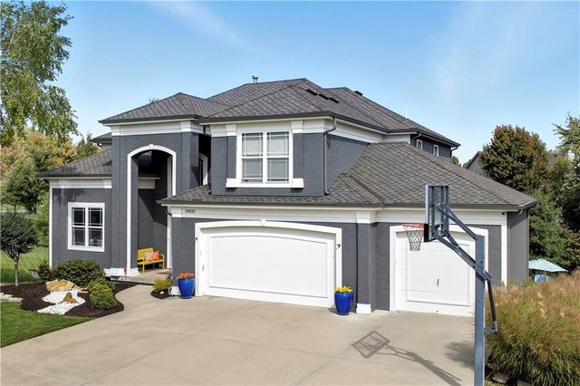 24032 W 112th Court W, Olathe, KS 66061