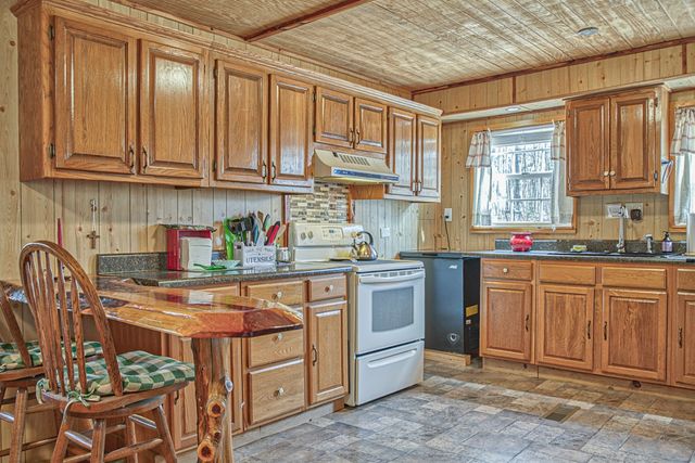 214 Monticello Loop, Crossville, TN 38558