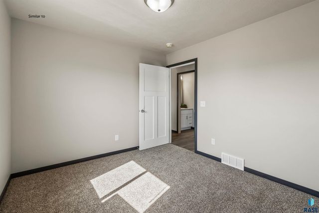 1015 Birch St Street, Harrisburg, SD 57032