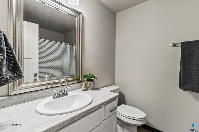 1015 Birch St Street, Harrisburg, SD 57032