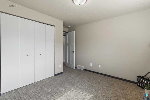 1015 Birch St Street, Harrisburg, SD 57032