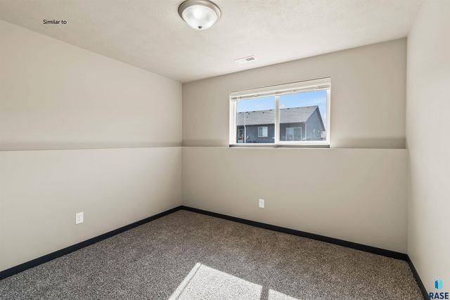 1015 Birch St Street, Harrisburg, SD 57032