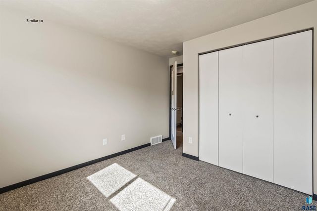 1015 Birch St Street, Harrisburg, SD 57032