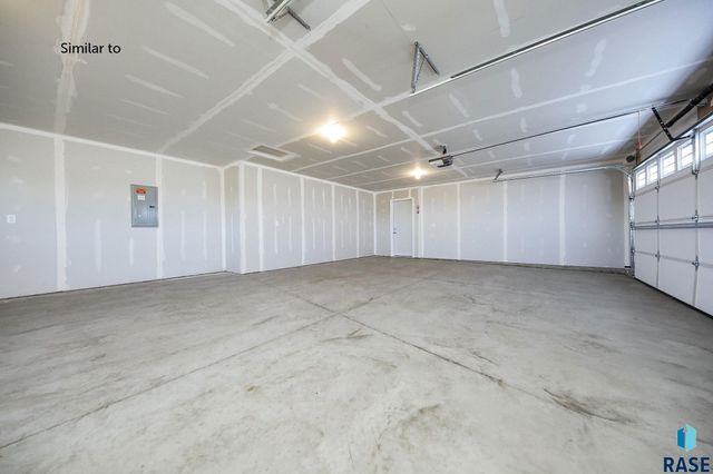 1015 Birch St Street, Harrisburg, SD 57032