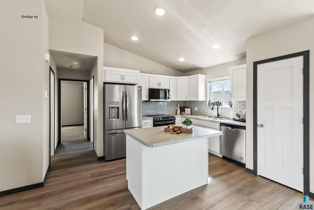 1015 Birch St Street, Harrisburg, SD 57032