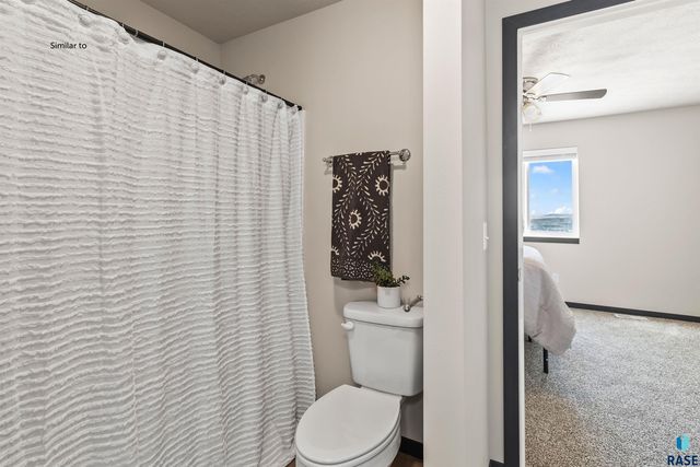 1015 Birch St Street, Harrisburg, SD 57032