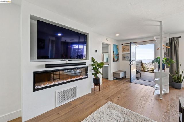 255 255 Stanford Ave, Kensington, CA 94708