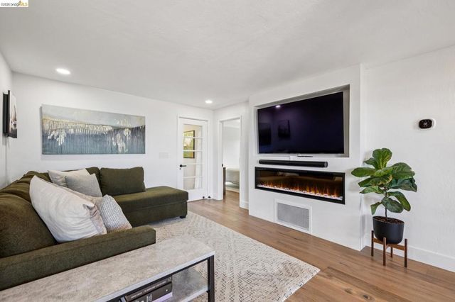 255 255 Stanford Ave, Kensington, CA 94708