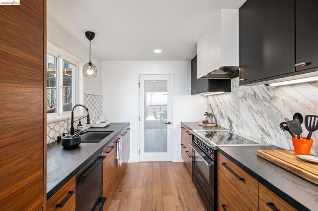 255 255 Stanford Ave, Kensington, CA 94708