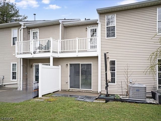 34 S Pointe Cir, Tinton Falls Boro, NJ 07753