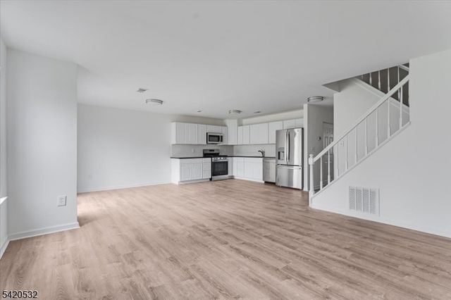 34 S Pointe Cir, Tinton Falls Boro, NJ 07753