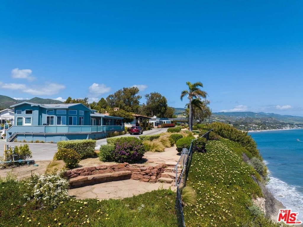 Image 23 of property listing at 2 Paradise Cove Road, Malibu, CA 90265